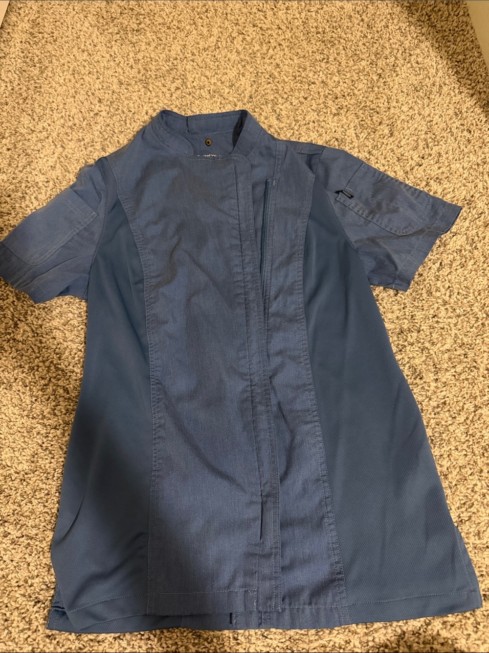 Women's Short-Sleeve Lightweight Shirt Jacket in Blue